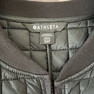 Athleta Grandview PrimaLoft Shell - Black